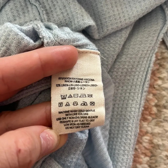 Free People Oversized Linen Blend Light Blue Draped Thermal Henley Top Small - Picture 7 of 9